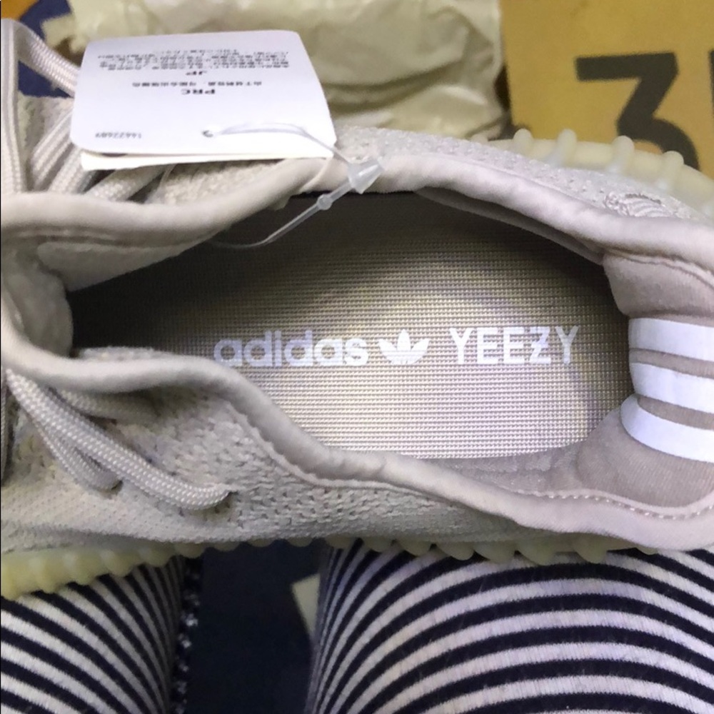 Authentic yeezy - Picture 4 of 5
